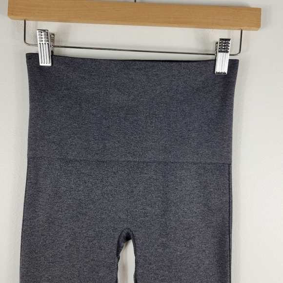 Spanx Look At Me Now High Waist Compression Panel Cropped Leggings - Picture 2 of 9